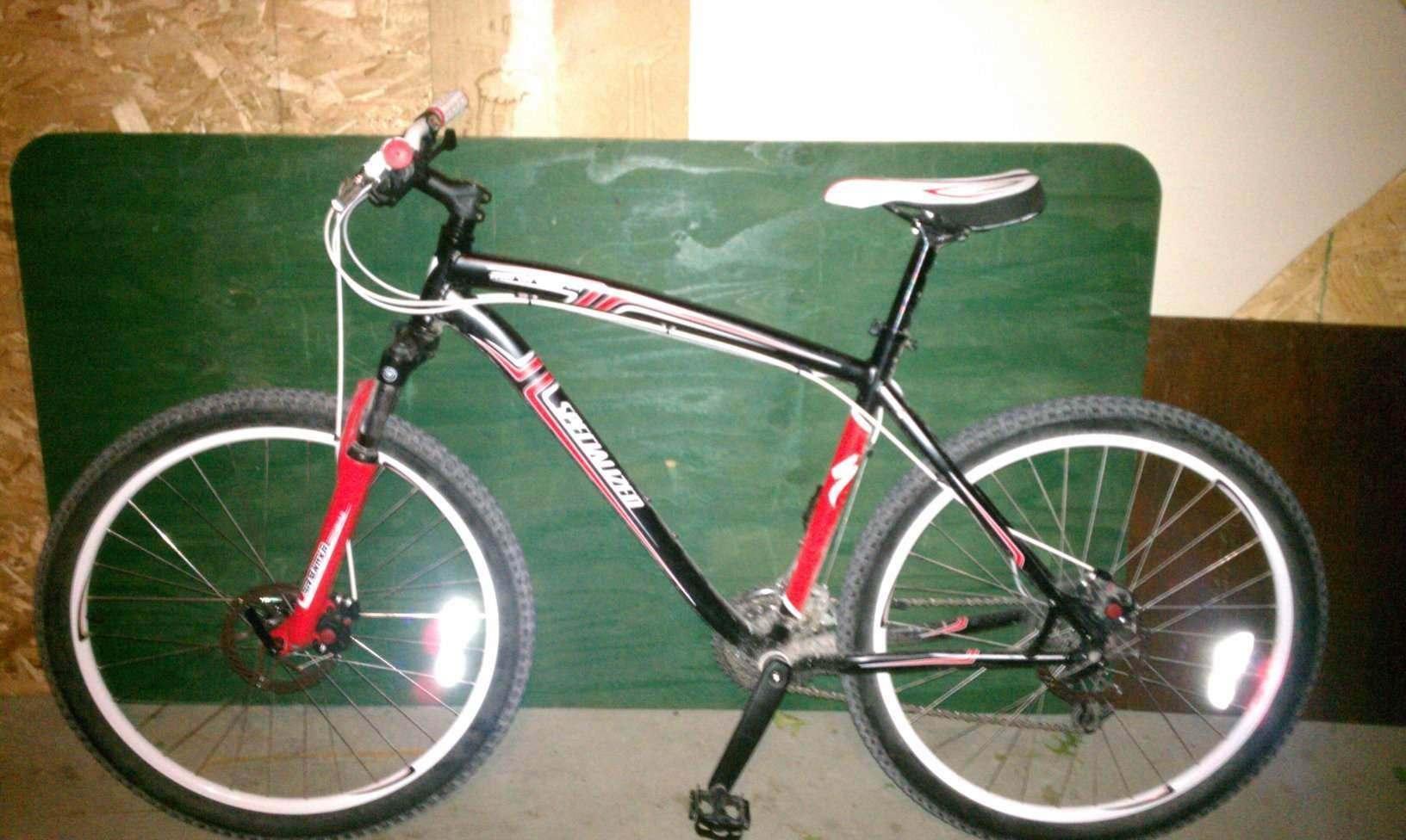 2010 Specialized HardRock Sport Disc  Black