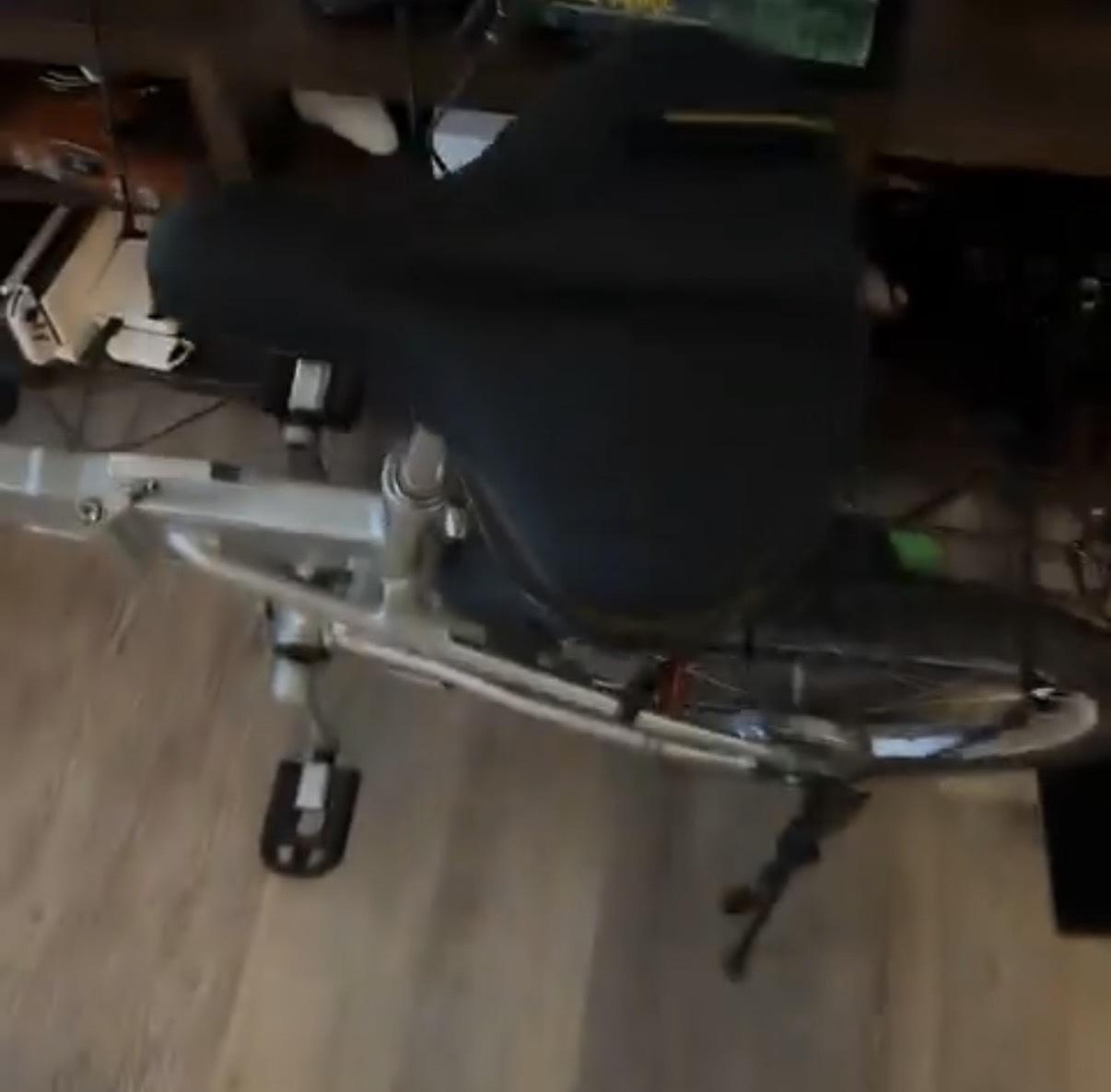 Giant HALFWAY Silver, gray or bare metal