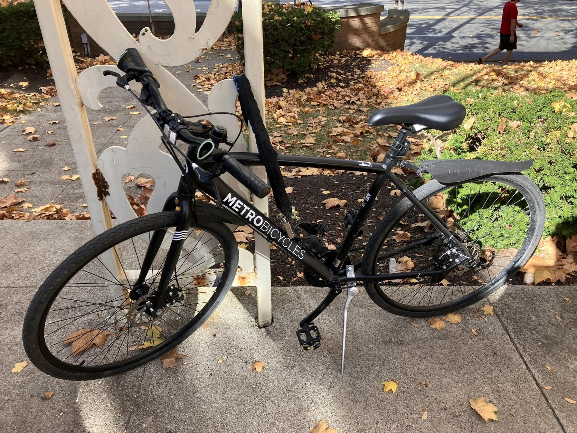 2023 Metro Bicycles H1 (large) Black and White