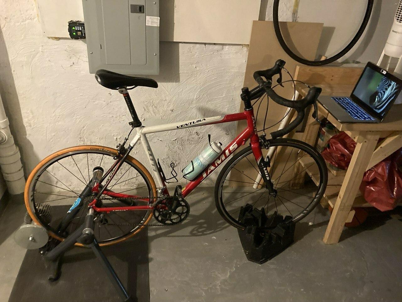 2009 Jamis Ventura Red and White