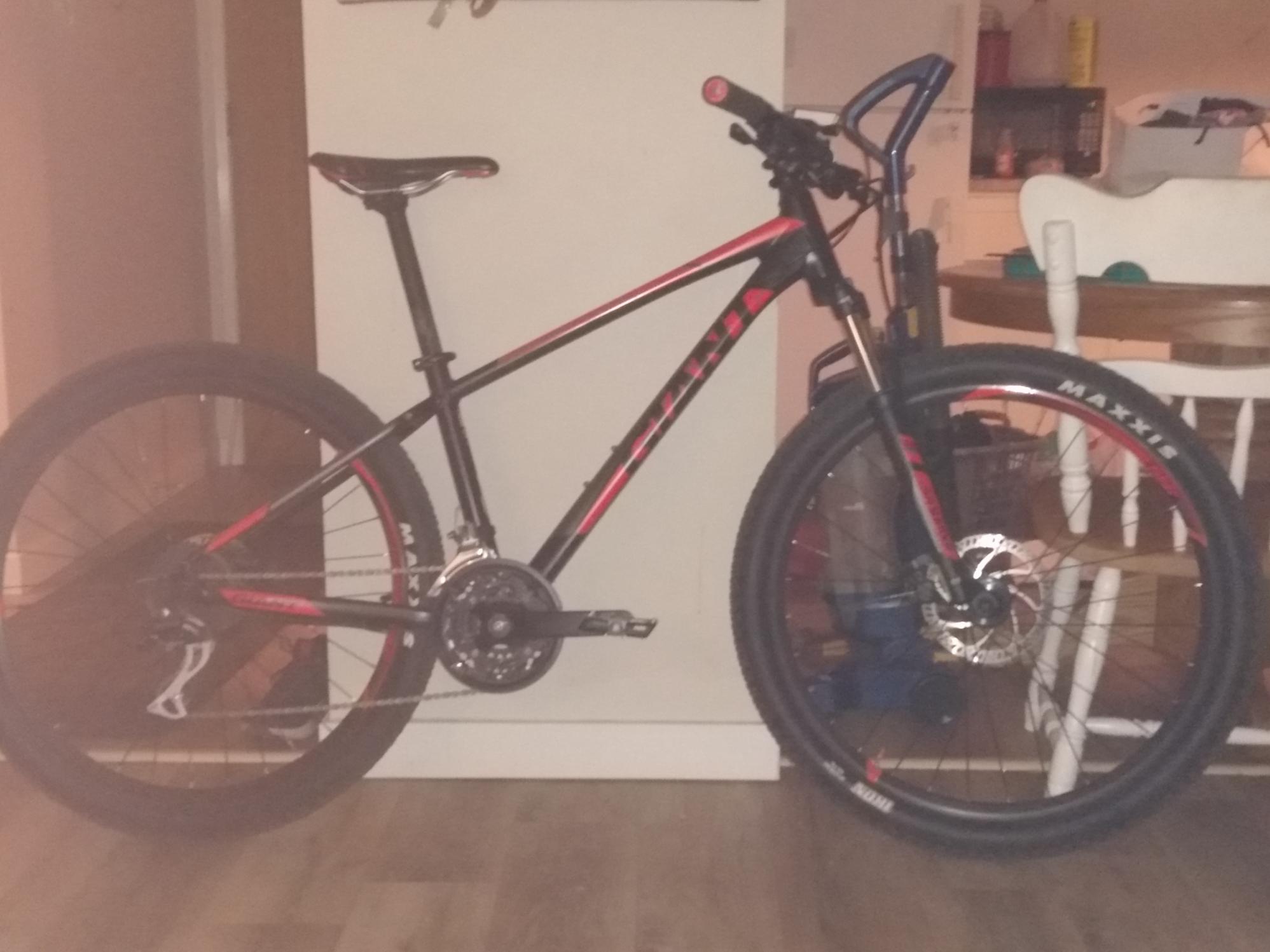 2021 Giant Talon 3 Black and Red