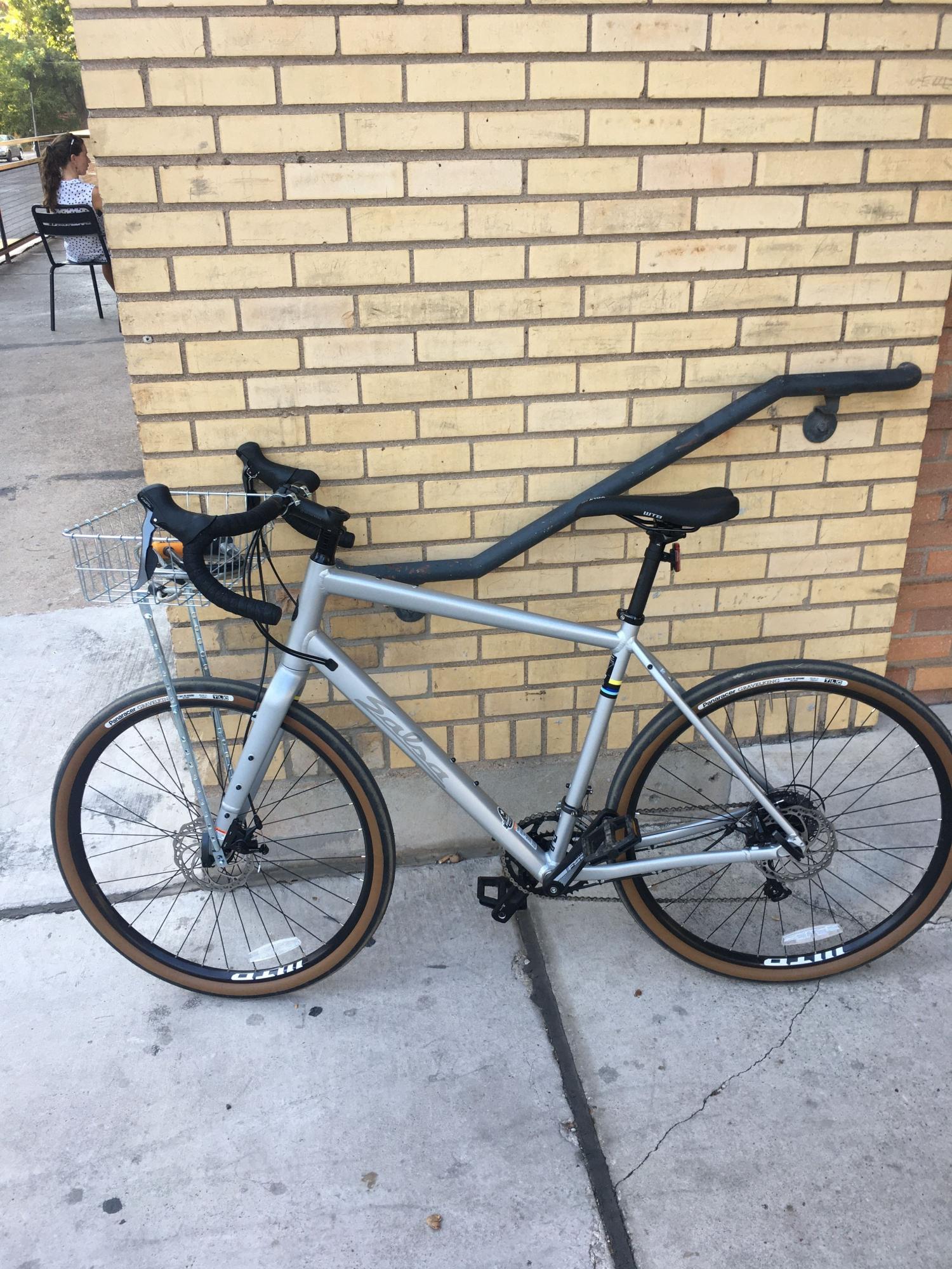 2019 Salsa Journeyman 650B Silver, gray or bare metal