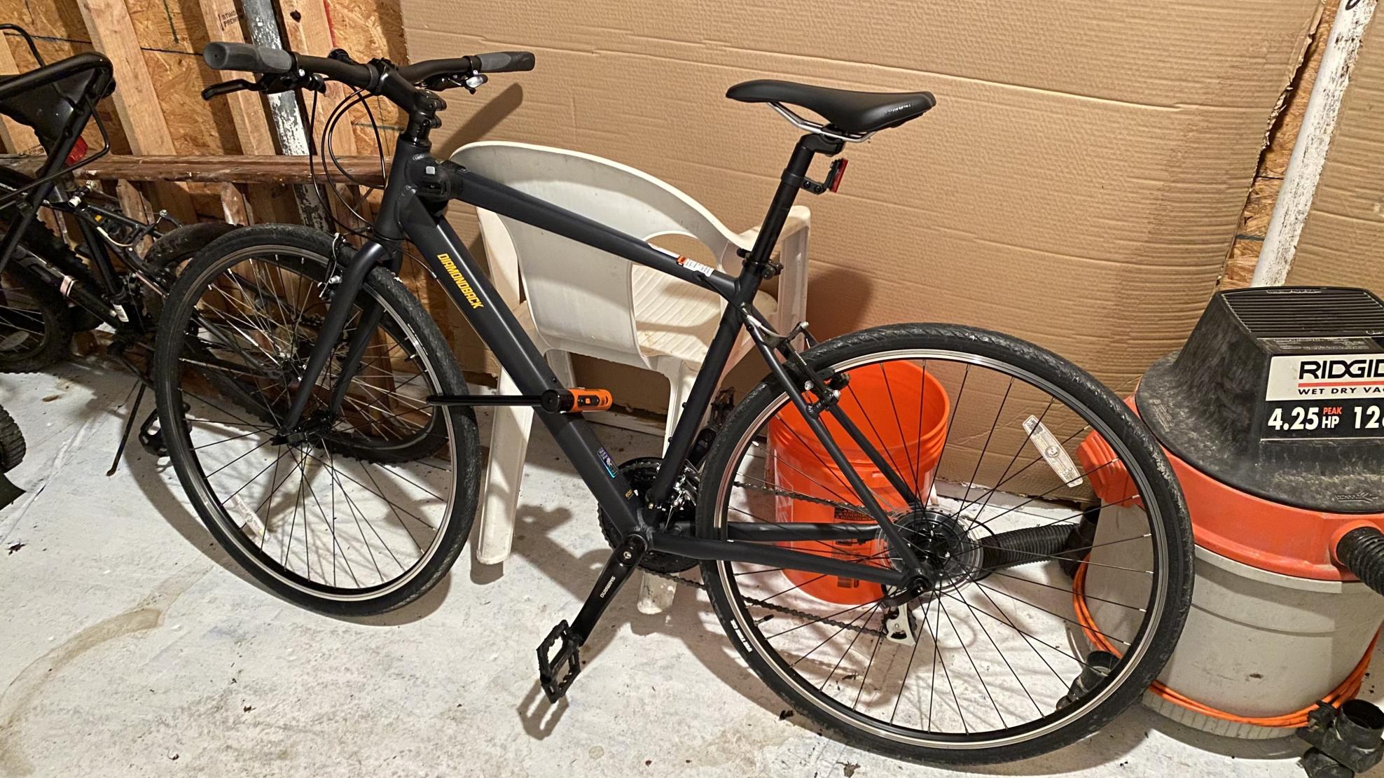2022 Diamondback Metric 1 Silver, gray or bare metal