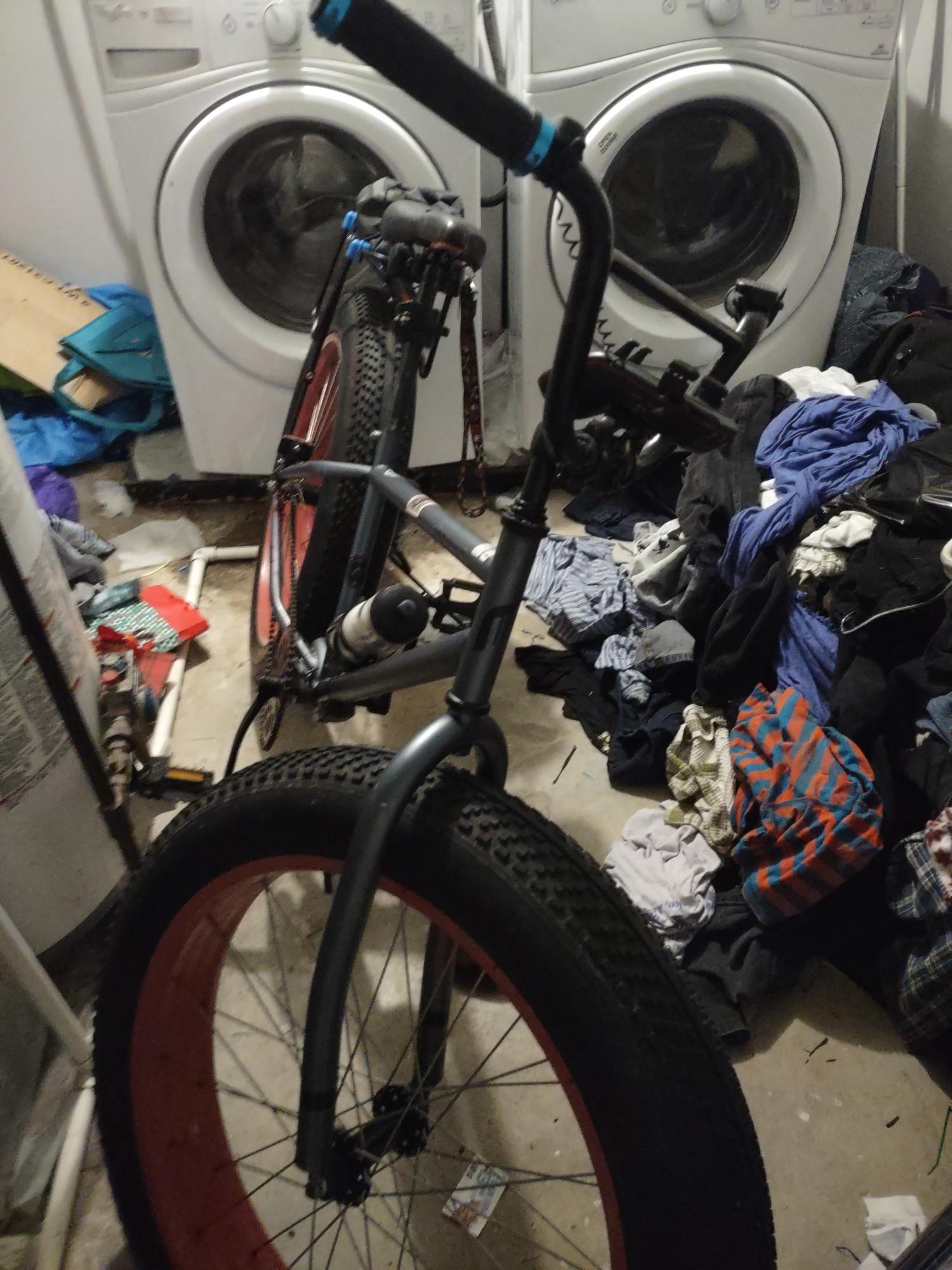 Moose Wicked Silver, gray or bare metal