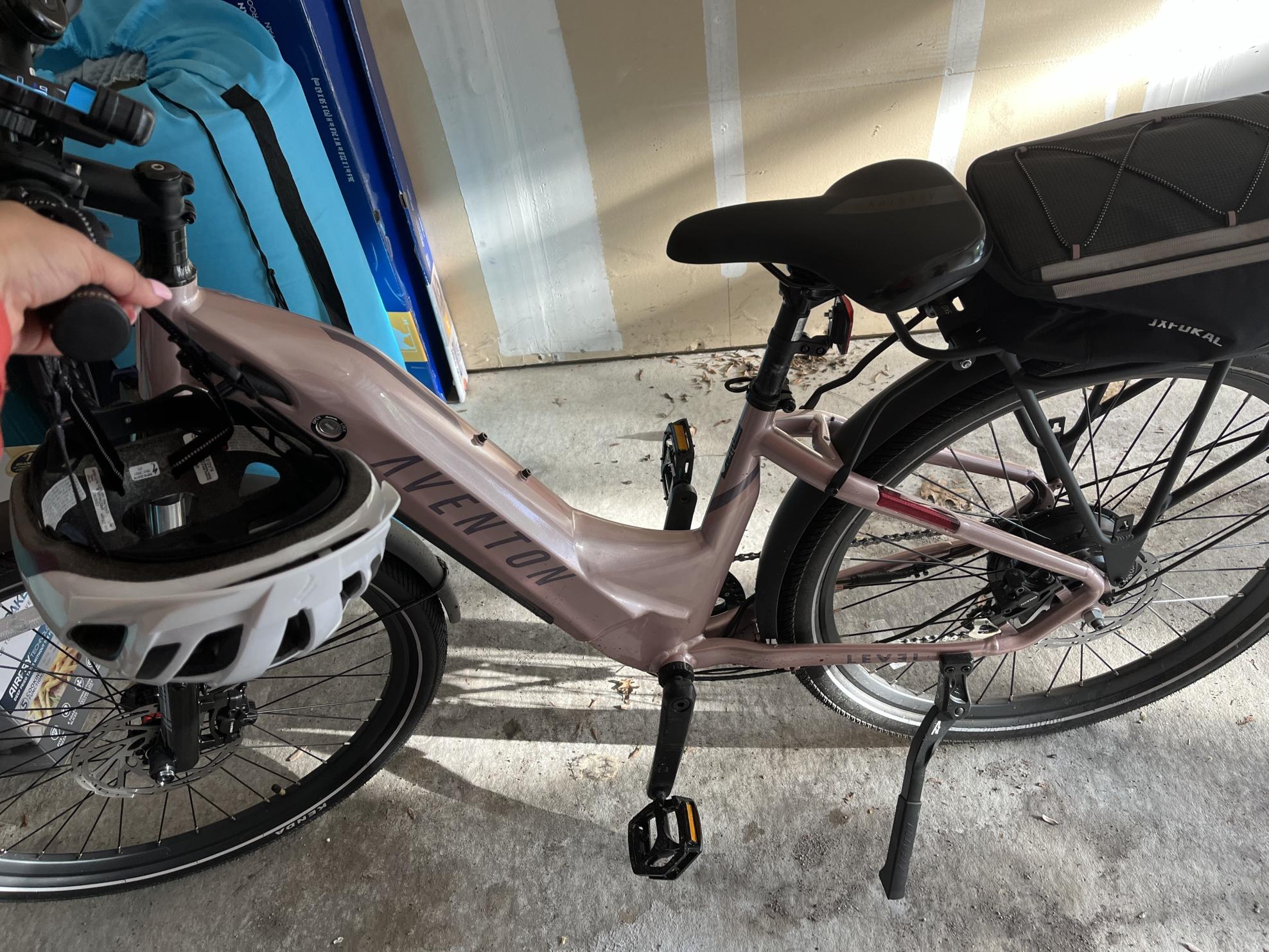 2024 Aventón level 2 Pink