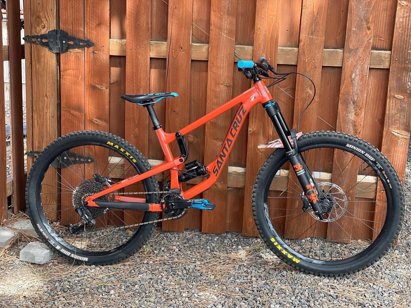 2019 Santa Cruz Nomad Orange and Blue