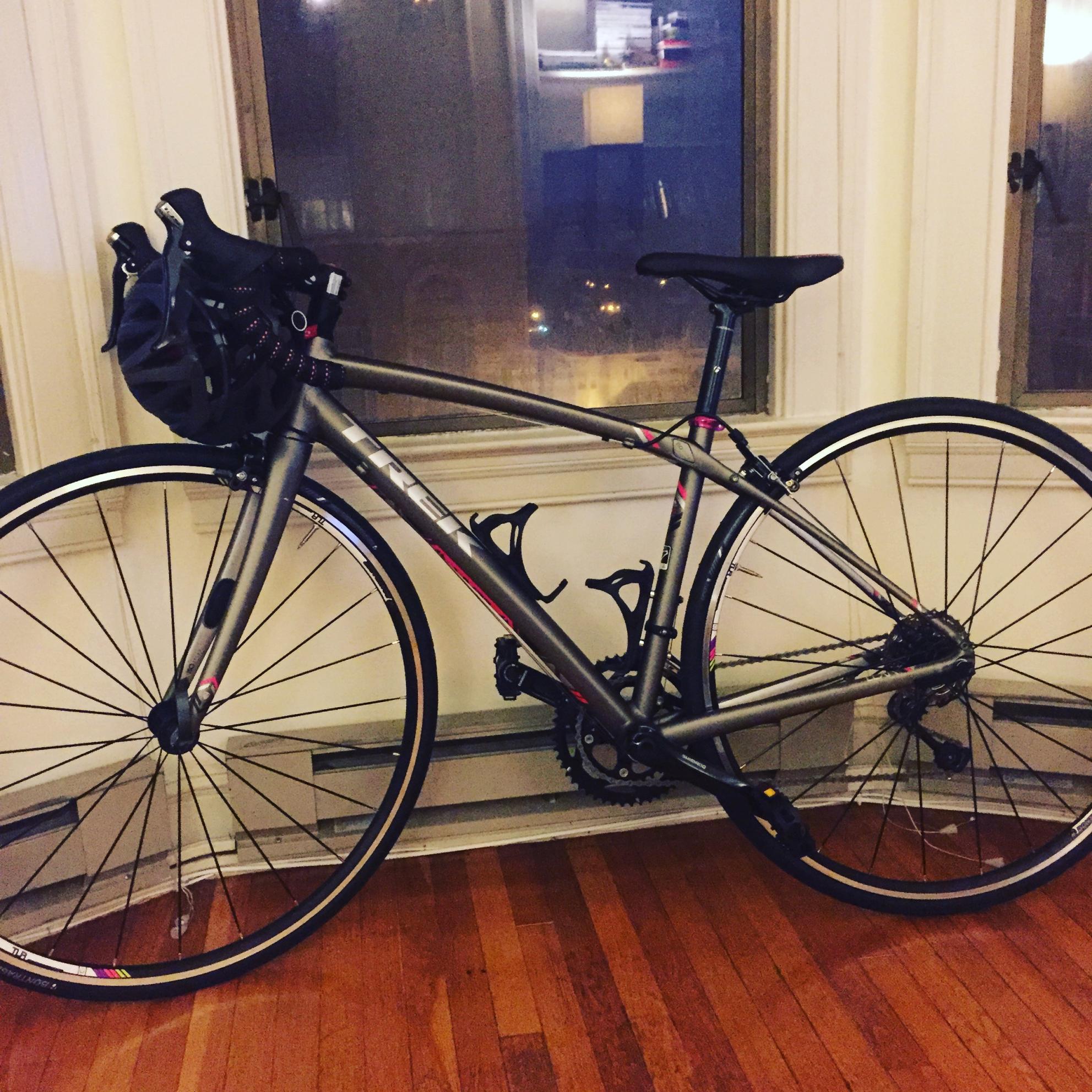 2015 Trek 200 SERIES ALPHA ALUMINUM Silver or Gray and Pink