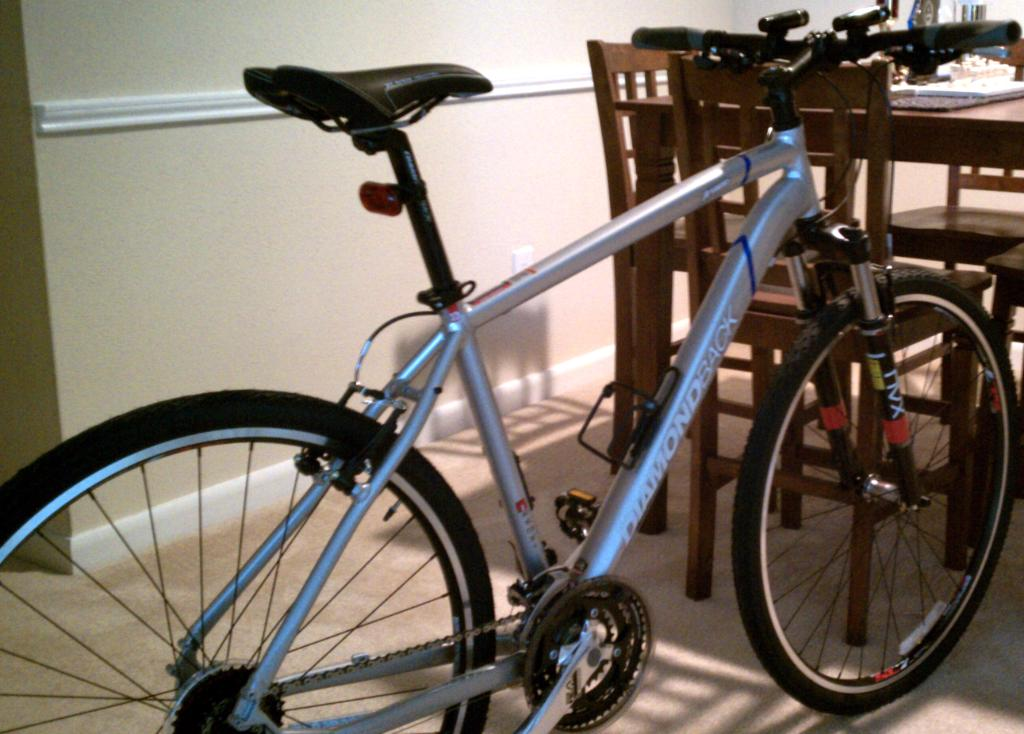 Diamondback Trace Sport SM 11  Silver or Gray