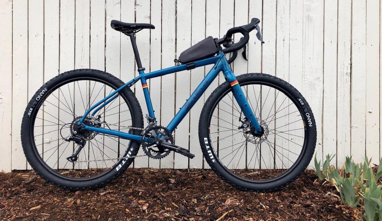 2018 Salsa Journeyman Sora 650 (Size 52) Blue