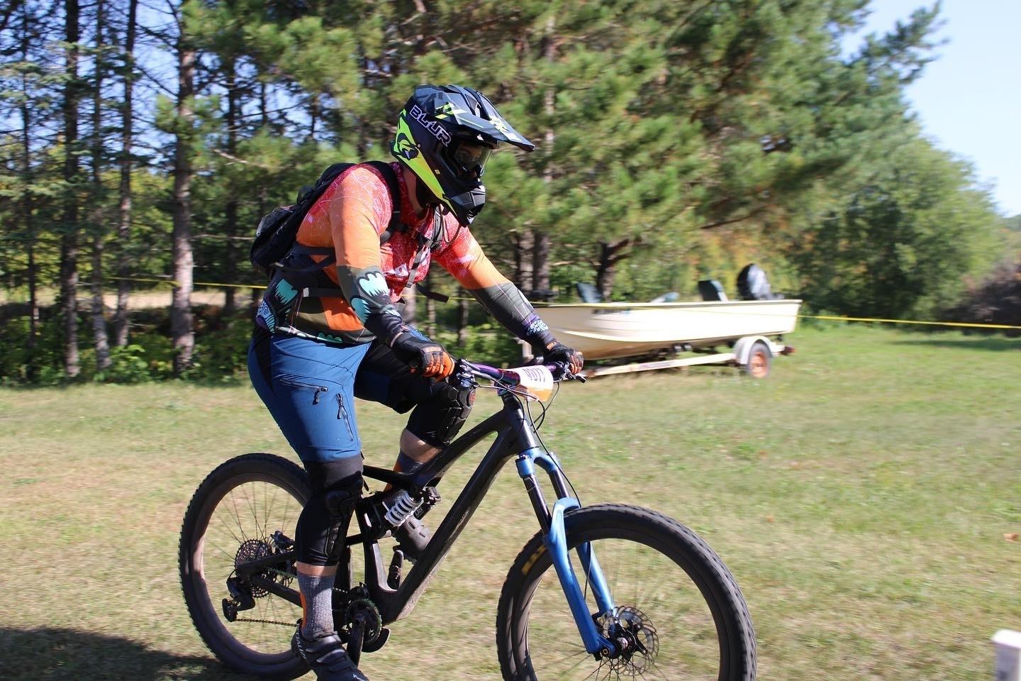 2021 Seraph Frame FM10 Black and Blue