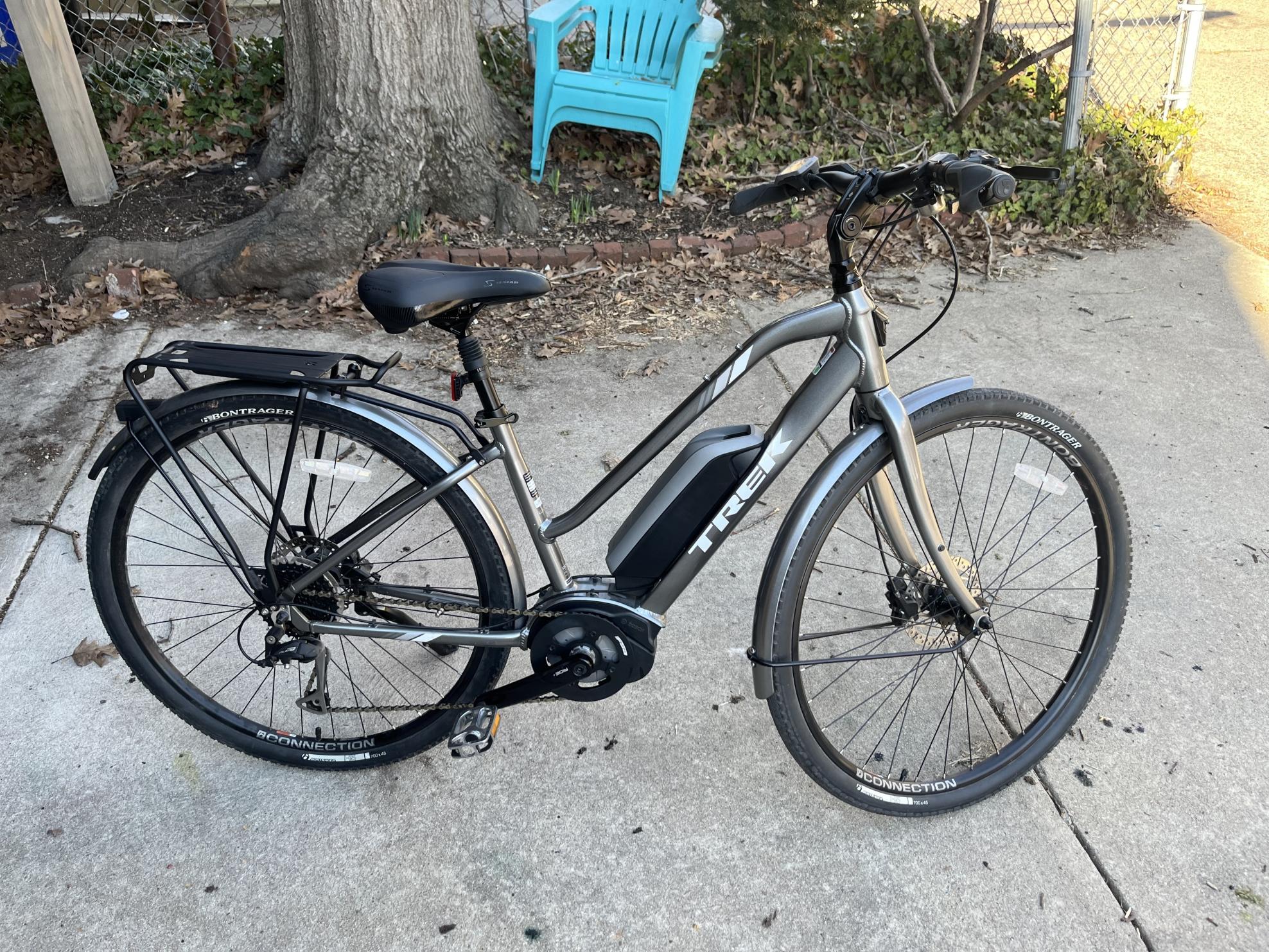 Trek Verve+ Silver, gray or bare metal