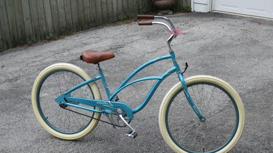 2011 Electra Bicycle Company Cruiser  Black