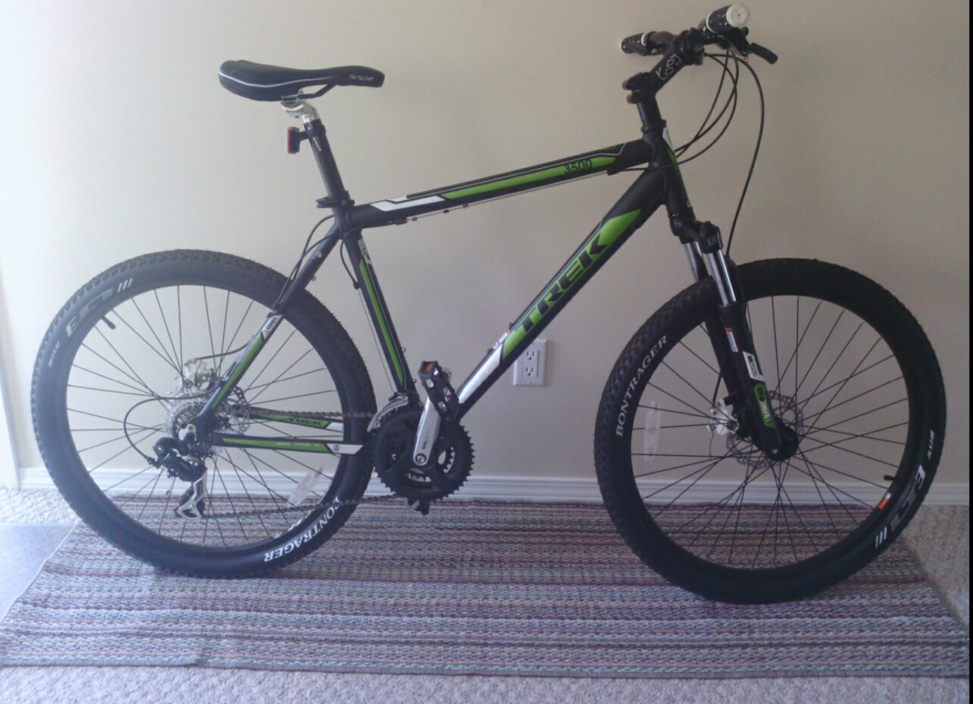 2012 Trek 3500 Disc Black, Green, and White