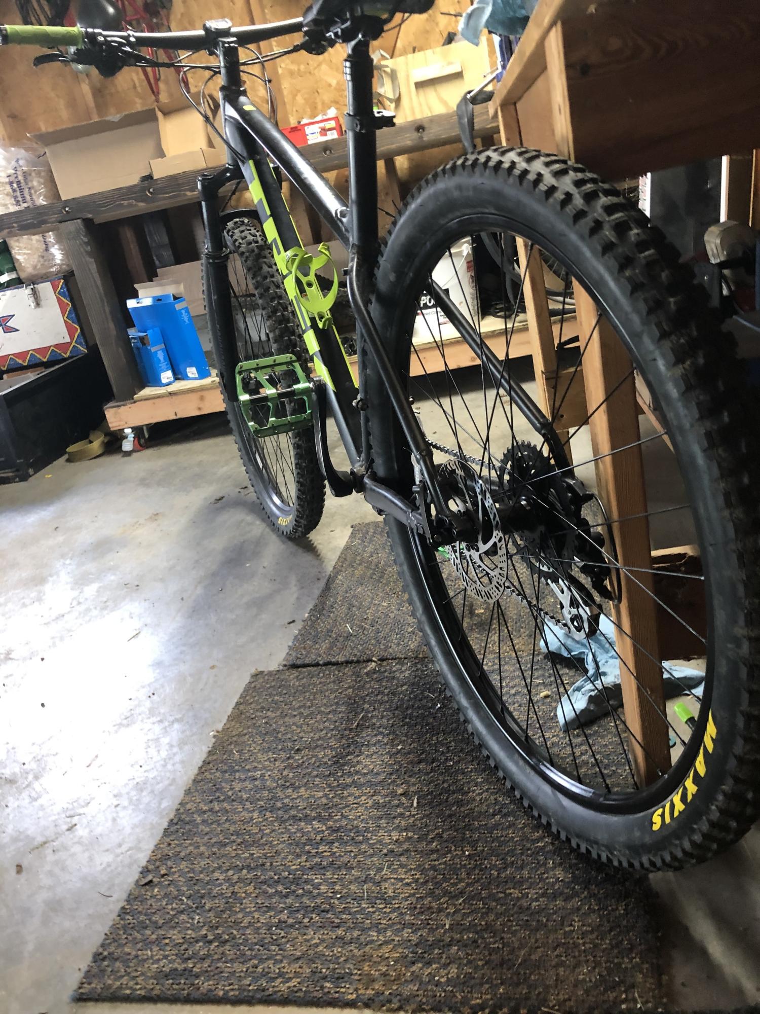 2019 Trek Marlin 6 Black and Green