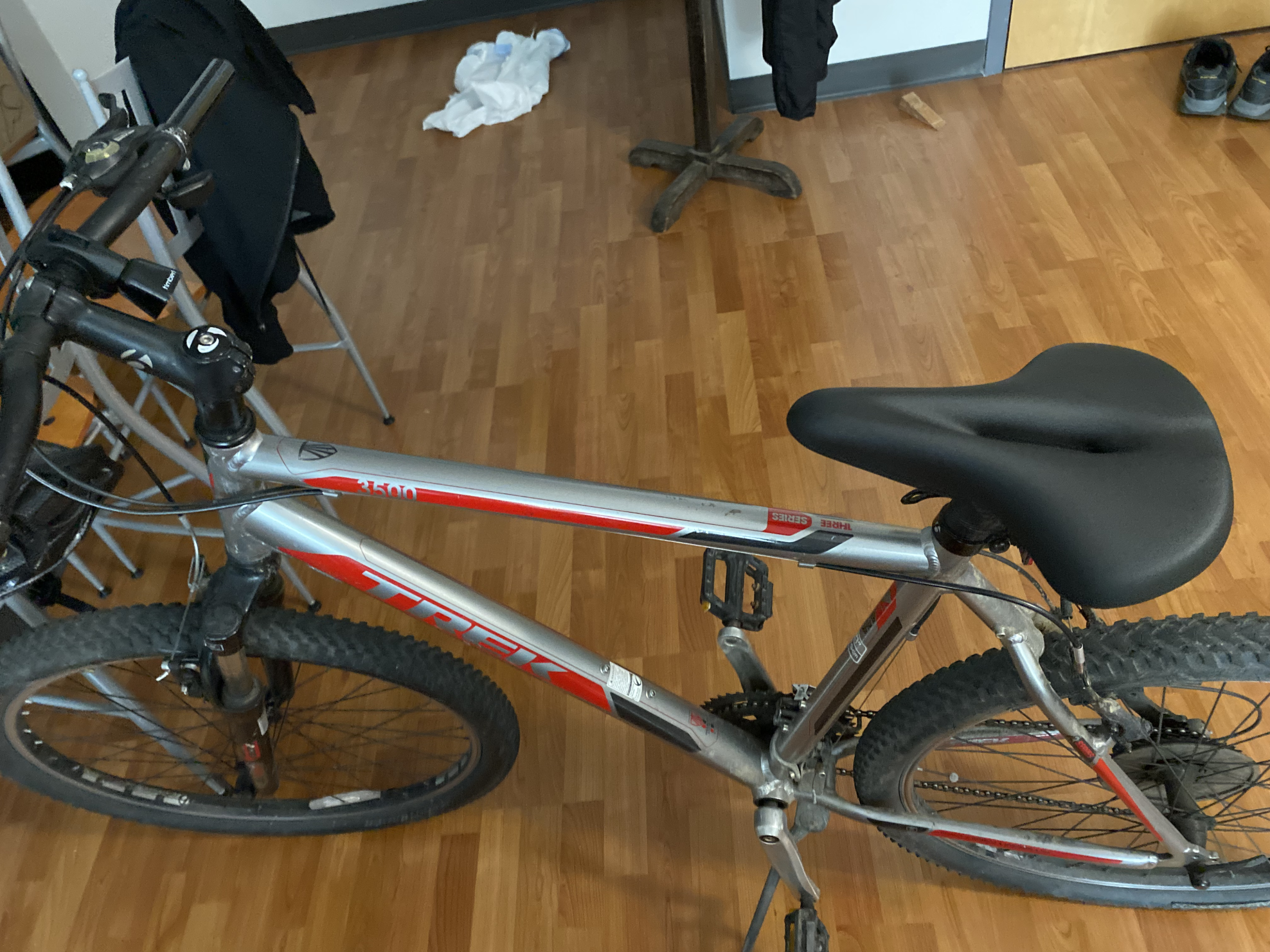 Trek 3500 Silver, gray or bare metal and Red