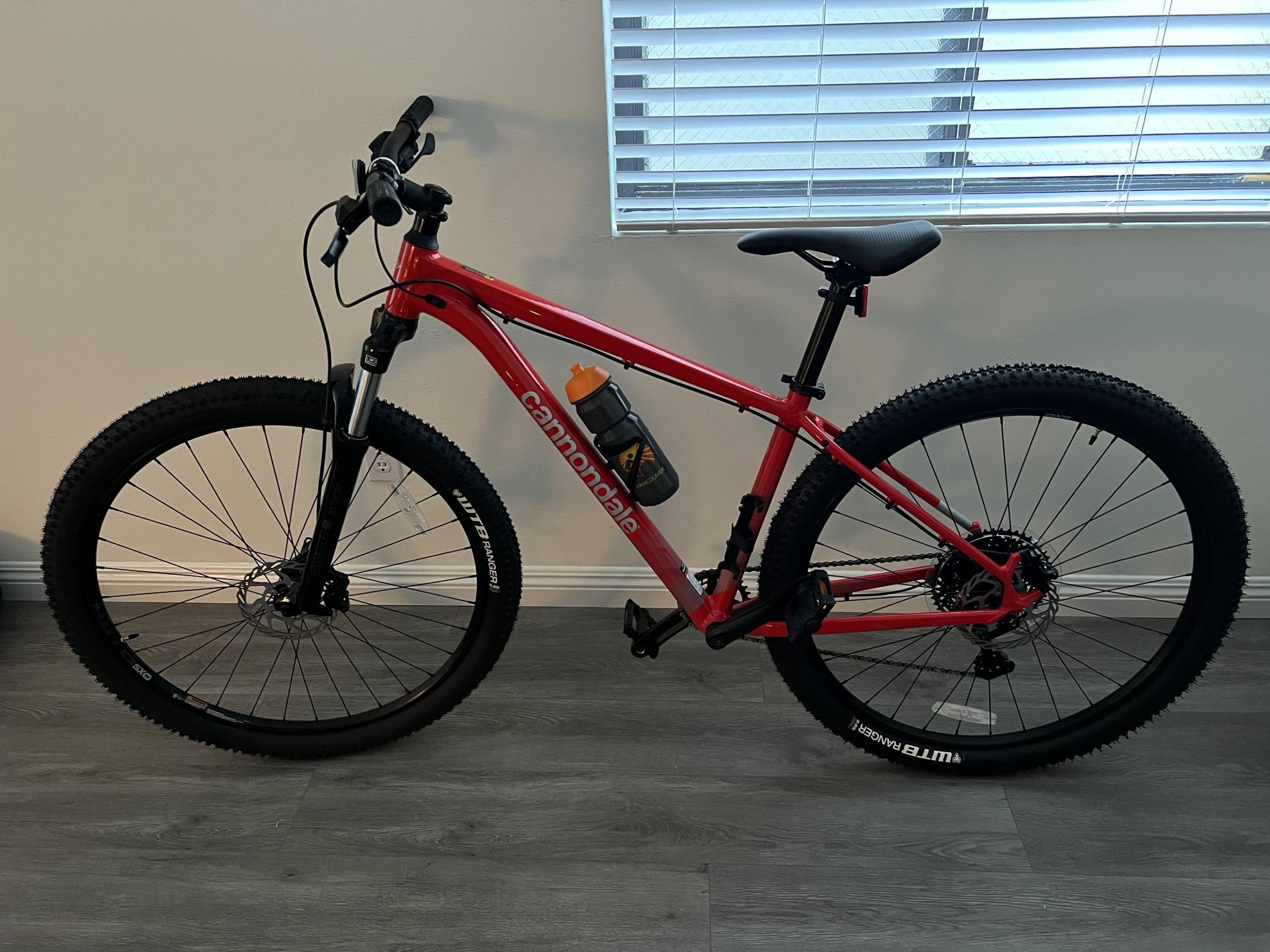 2022 Cannondale Trail 5 Mountain Bike Red