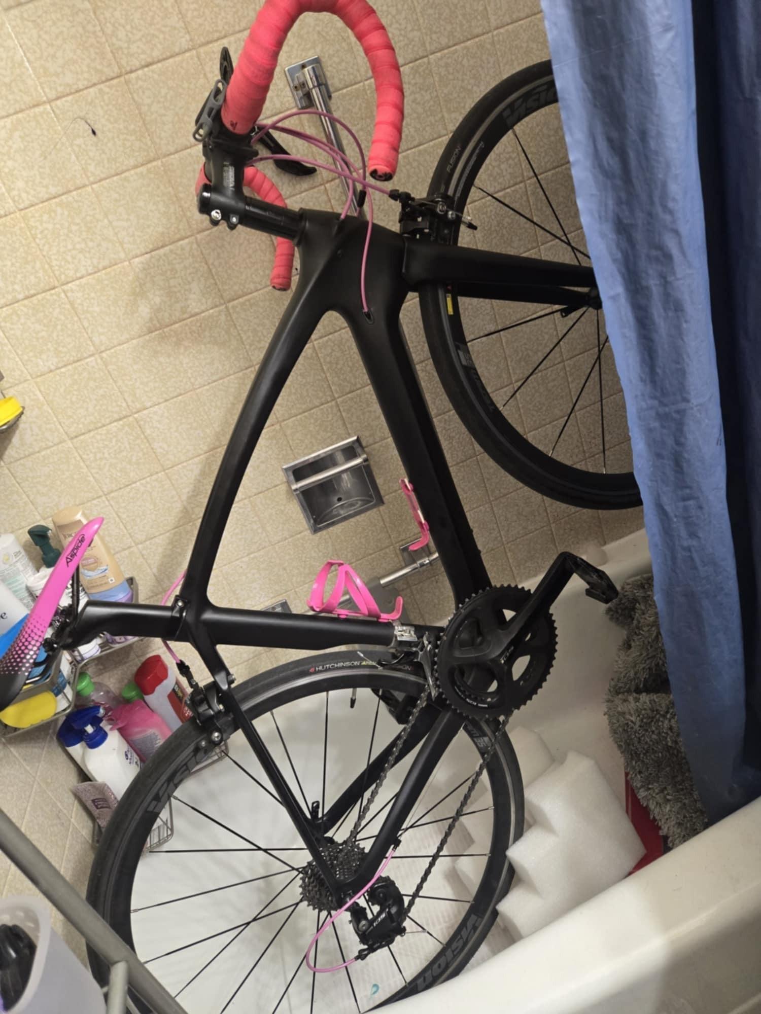 Bianchi Oltre XR2 superleggera Black and Pink