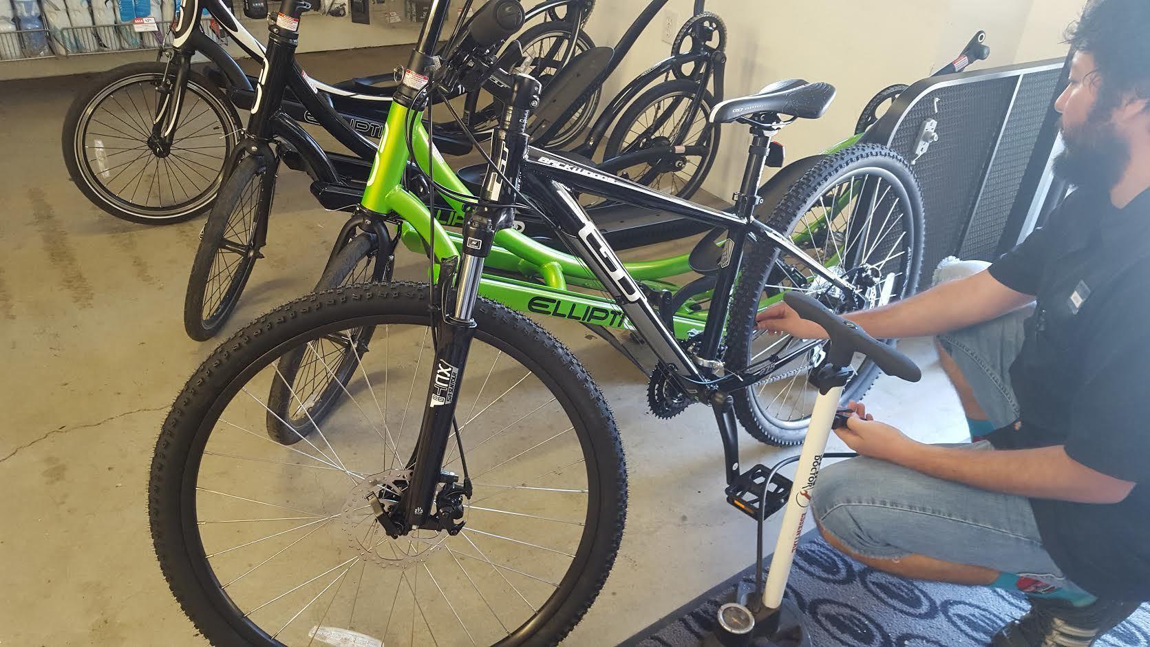 2015 GT Bicycles SM Black and White