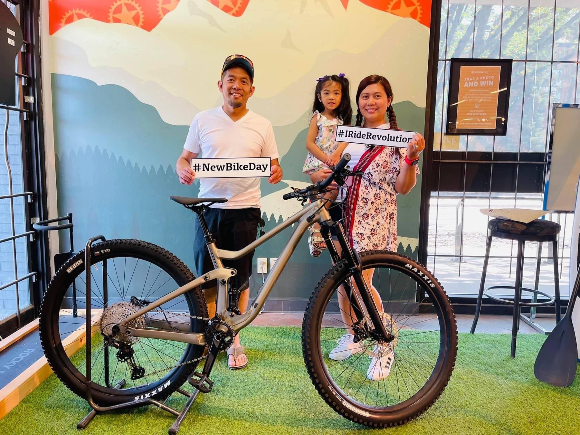 2023 SCOTT Yellow or Gold