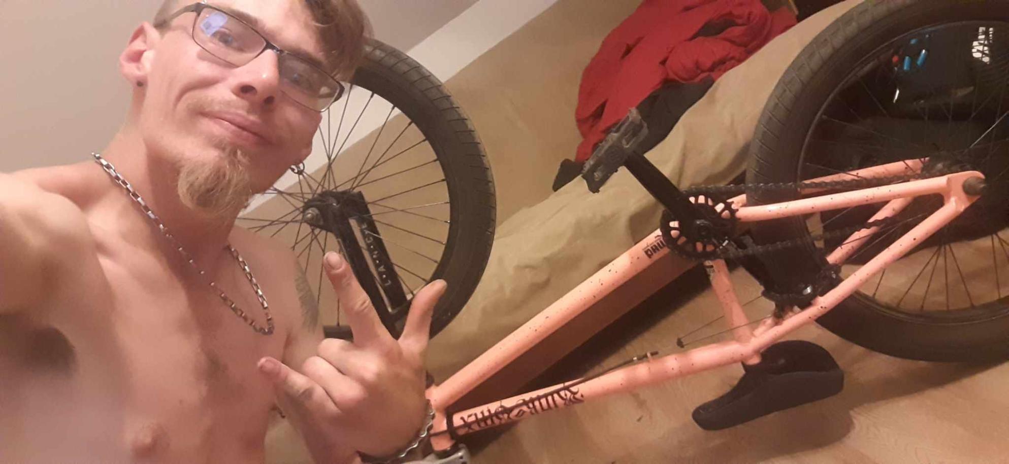 2020 Kink Curb Pink and Black