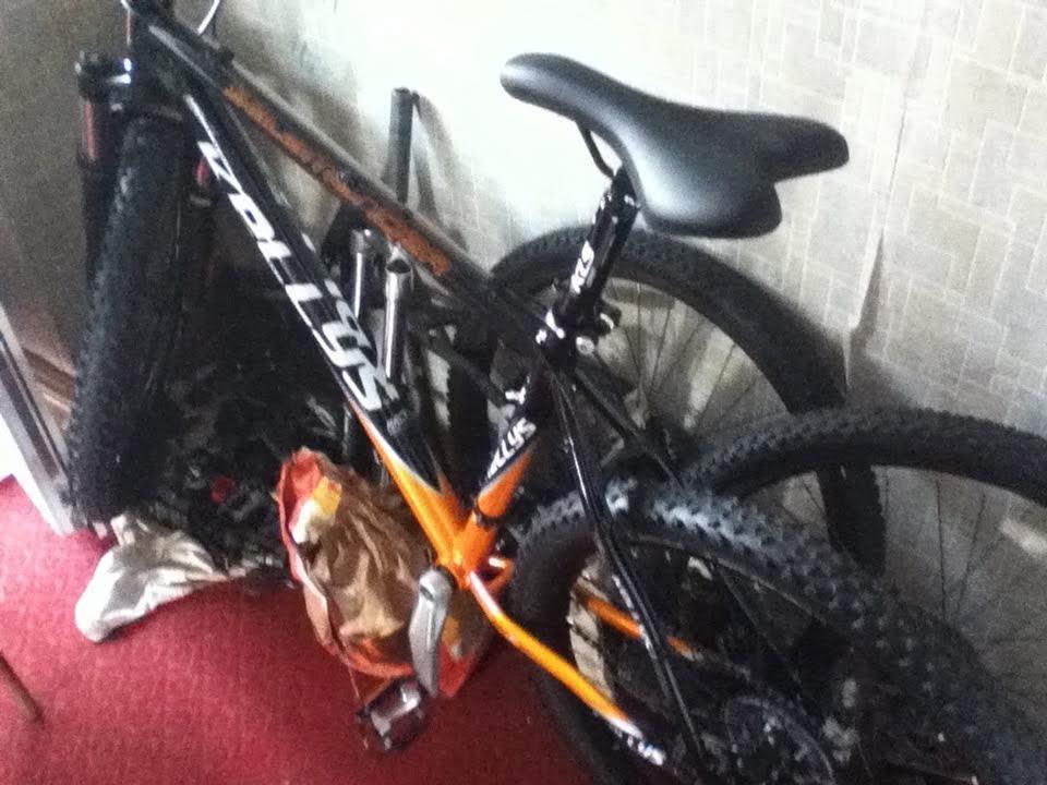 2011 Kellys Bicycles Salamander Orange