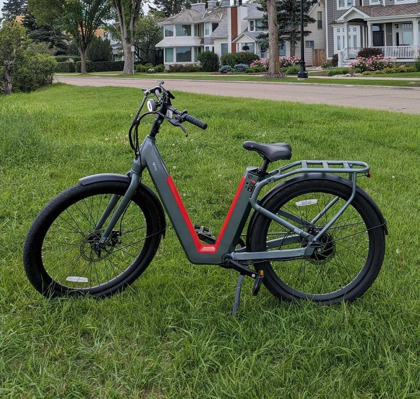 2022 NIU NIU BQi-C3 Pro Silver, gray or bare metal and Red