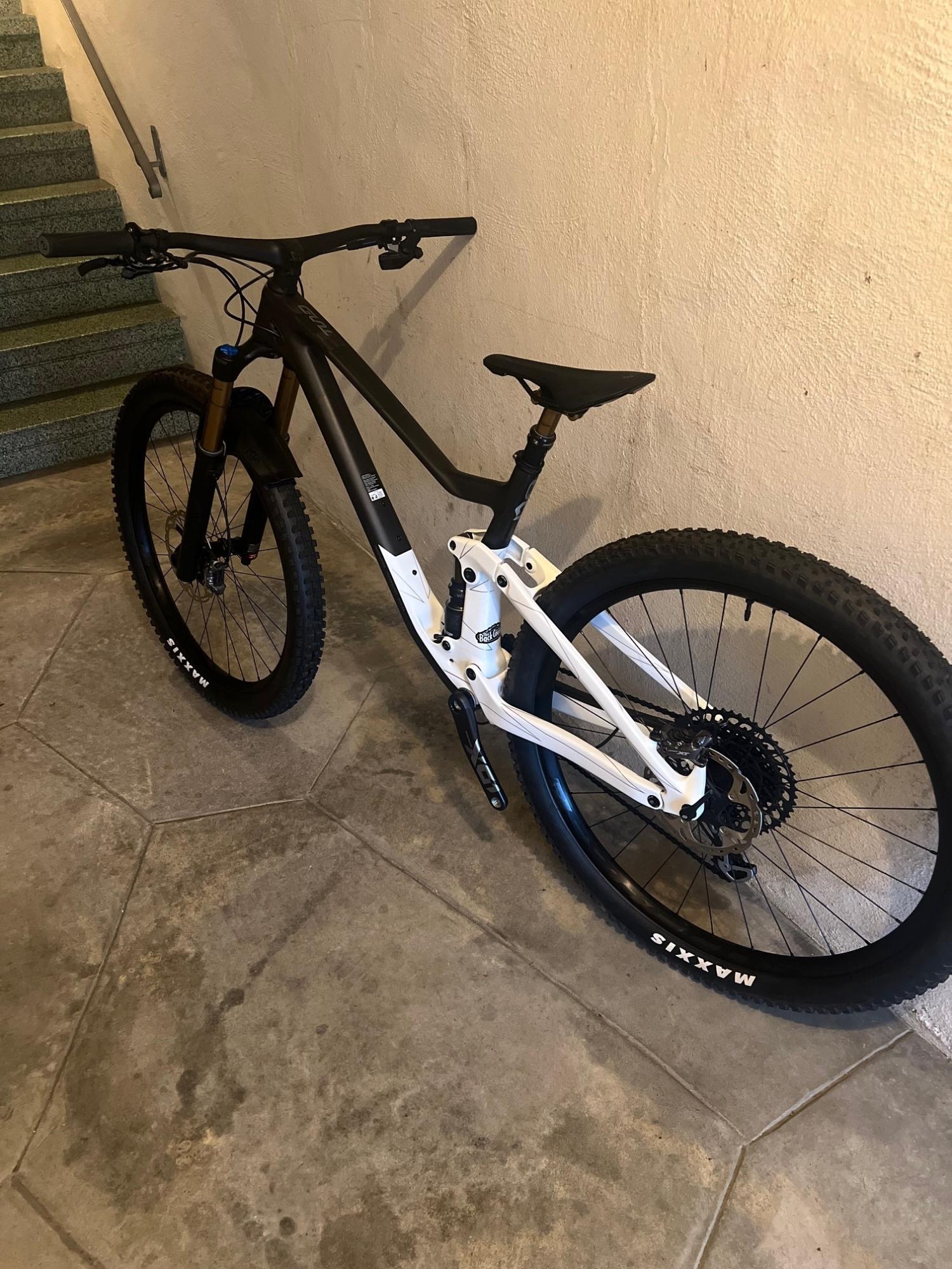 2022 SCOTT SCO Genius 900 Tuned AXS Black