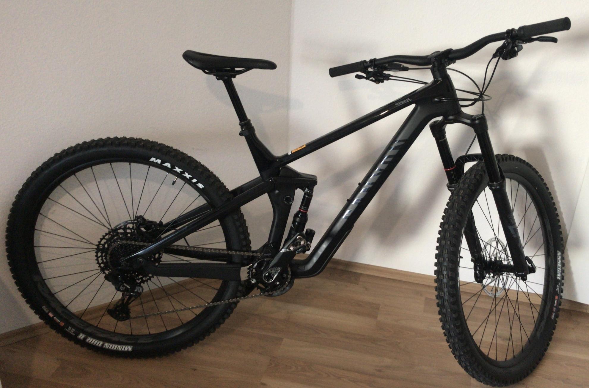 2021 Canyon bicycles Strive Black