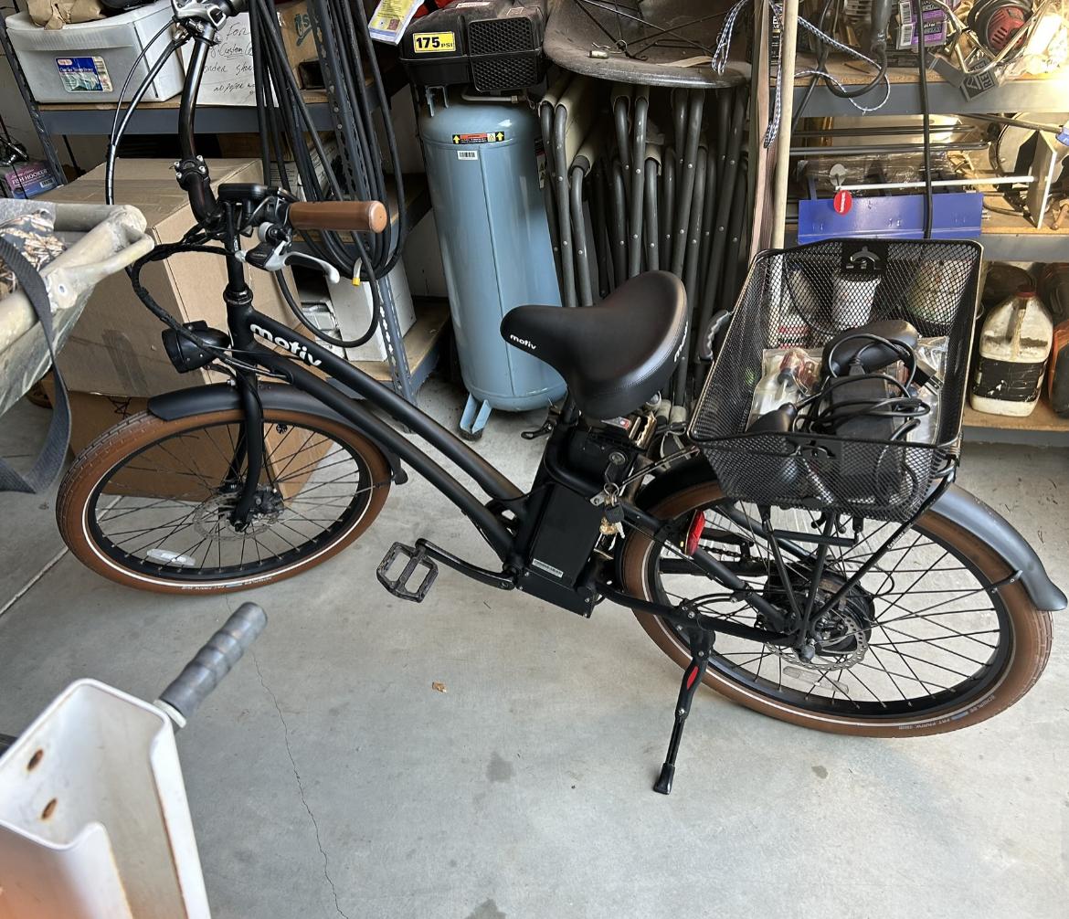 2018 Motiv Black and Brown