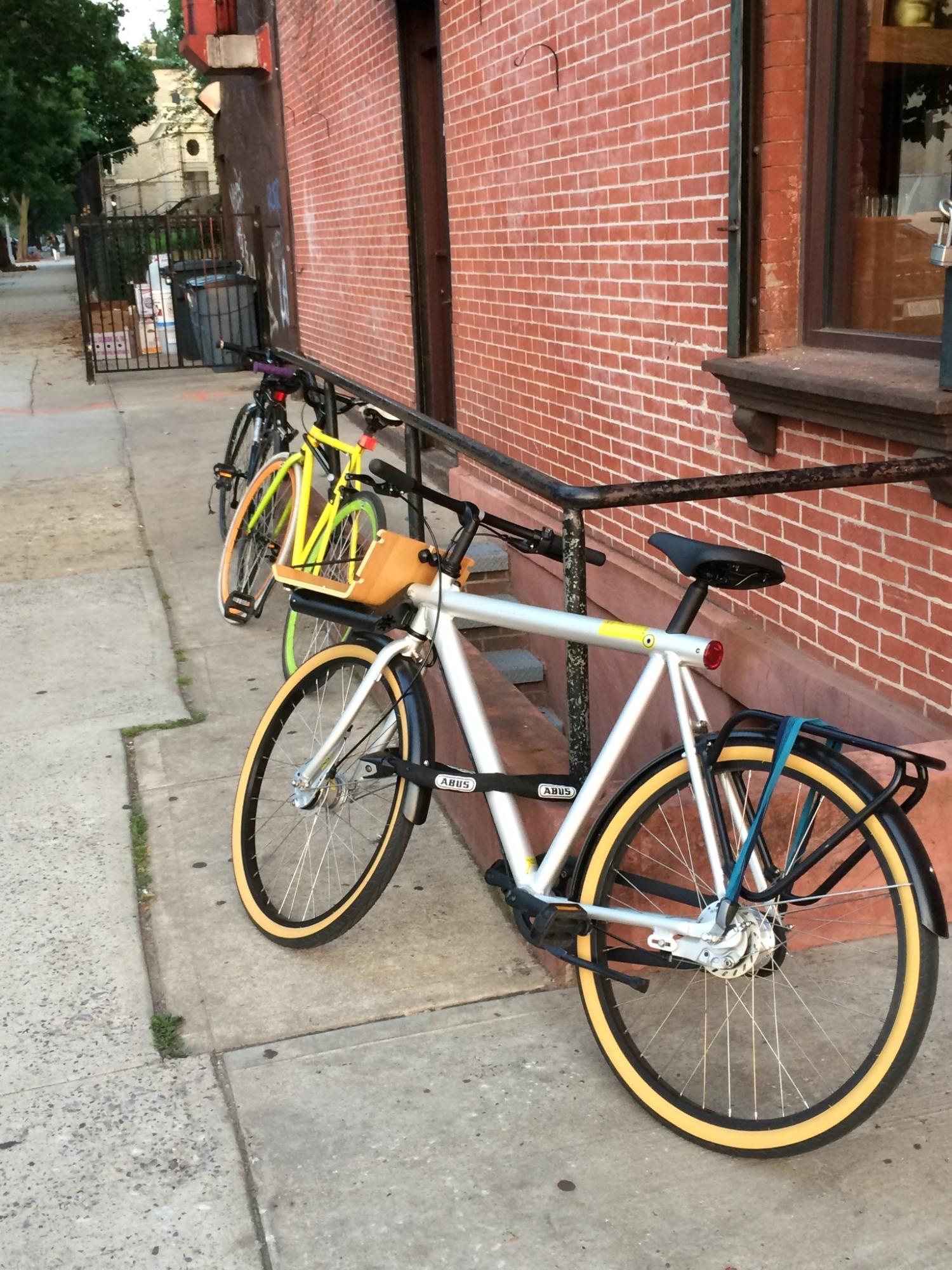 Vanmoof Standard Straight Frame Silver or Gray