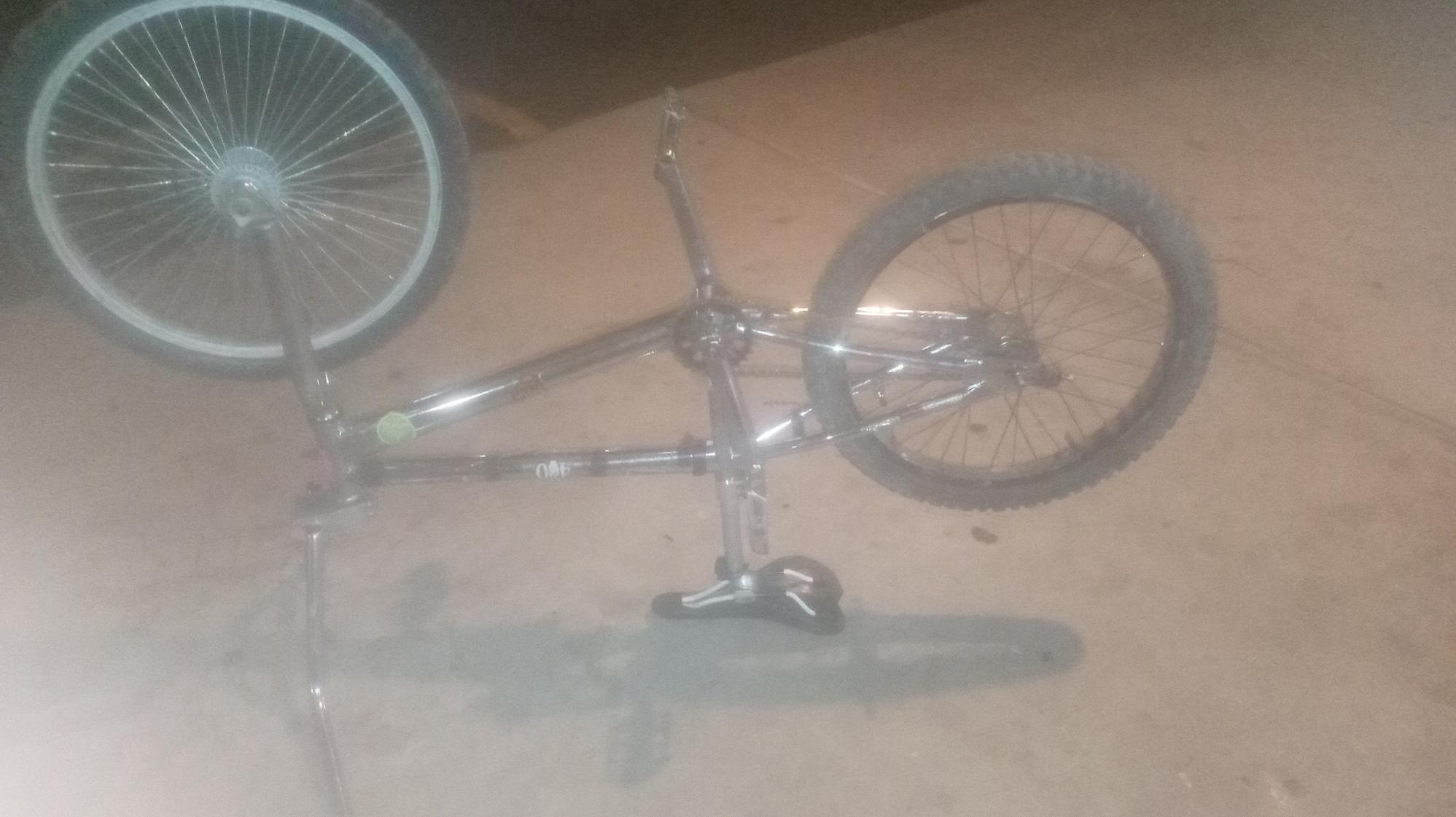 Free Agent speedway Silver, gray or bare metal