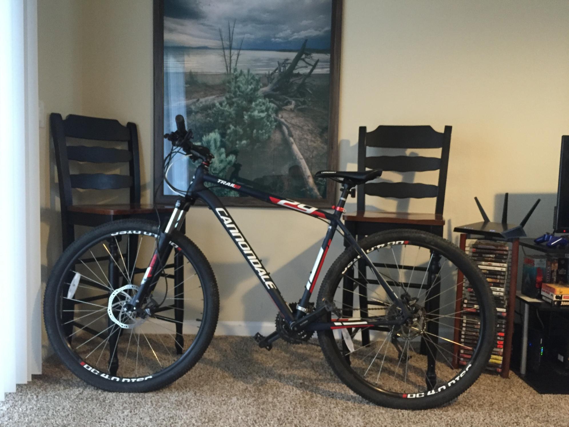 2015 Cannondale TRAIL 5 Silver, gray or bare metal, Red, and White