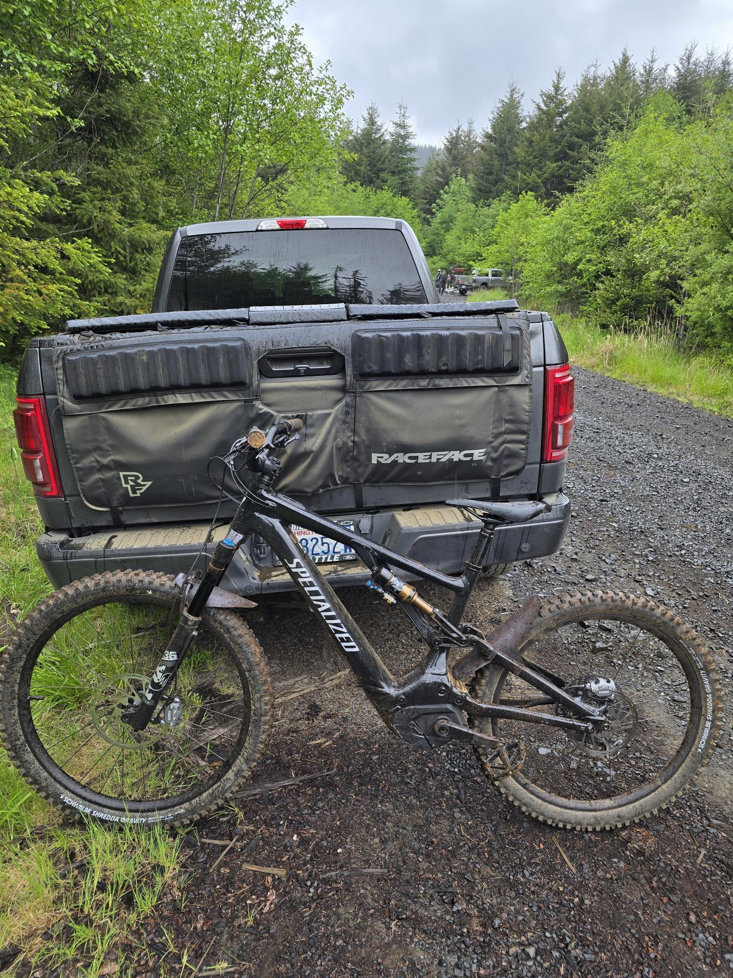 2025 Specialized Turbo Levo Black