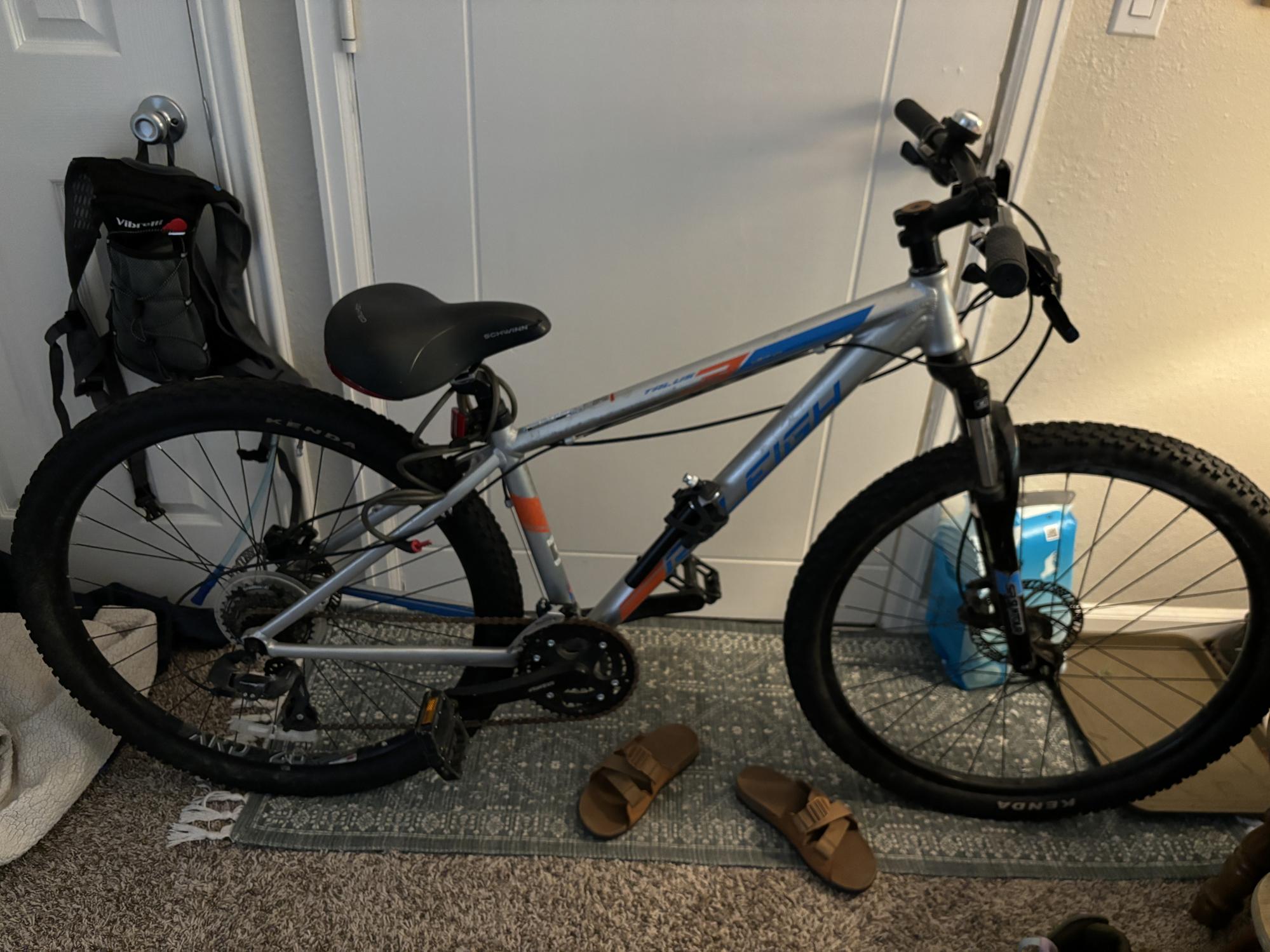 2023 Raleigh SR SunTour Silver, gray or bare metal