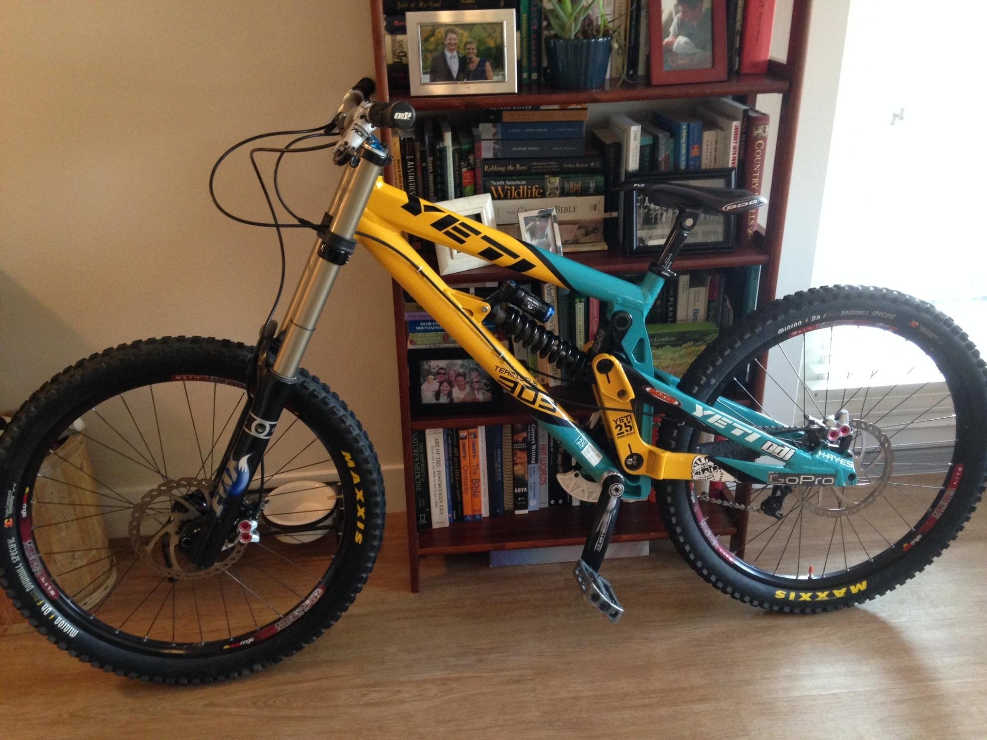 2011 Yeti 303 25th anniversary Teal