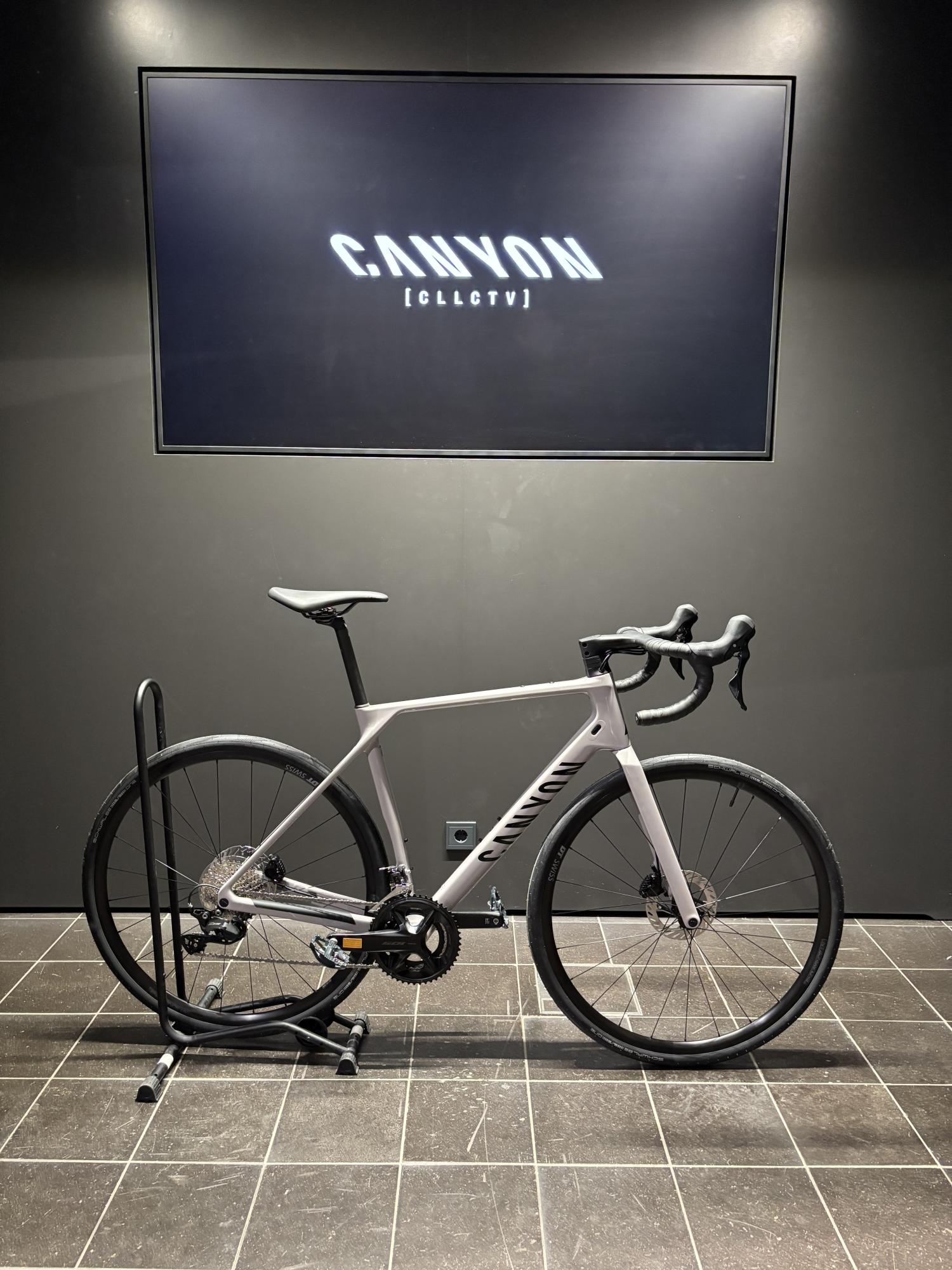 2025 Canyon bicycles road bike, racer Silver, gray or bare metal and Black