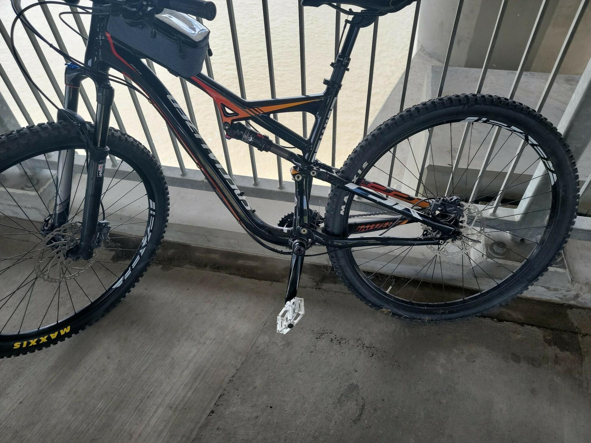 Specialized Camber 29 Black