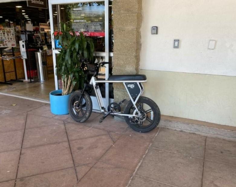 2020 Juiced Bikes Scrambler Silver, gray or bare metal