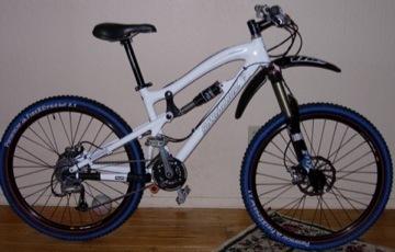 2007 Santa Cruz Nomad  White