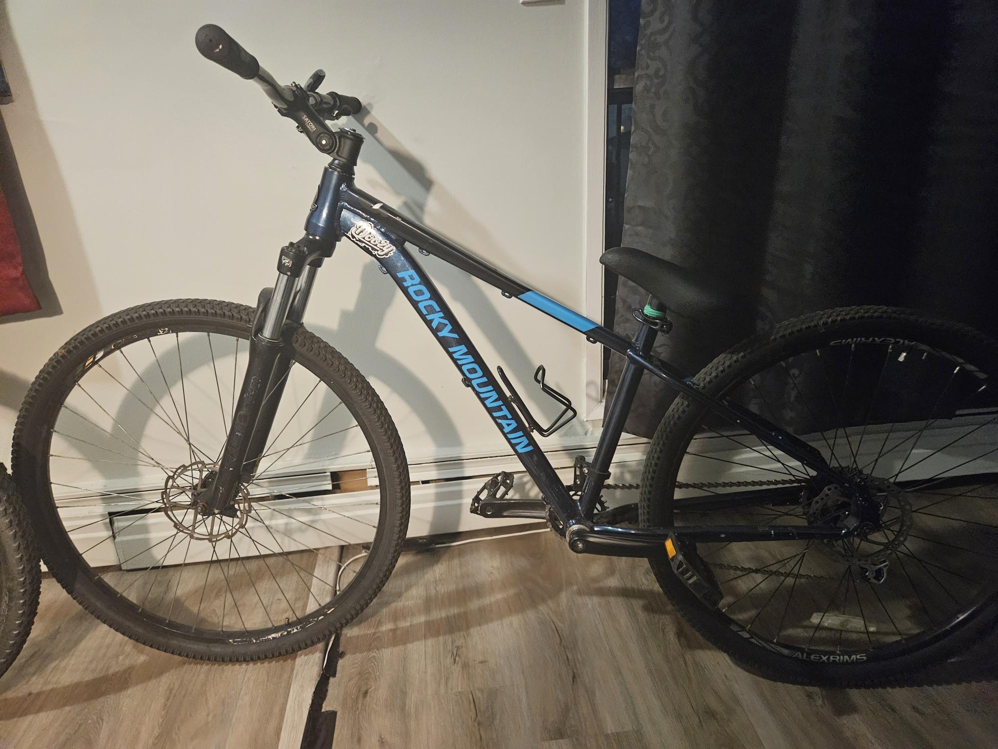 2010 Rocky Mountain Bicycles fusion Black and Blue