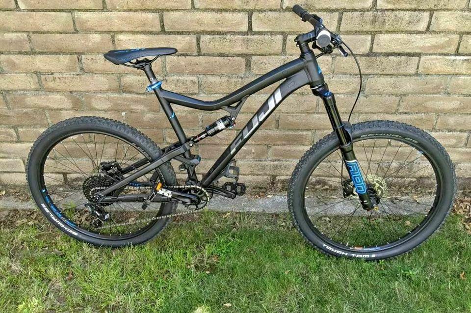 2018 Fuji Auric Silver, gray or bare metal