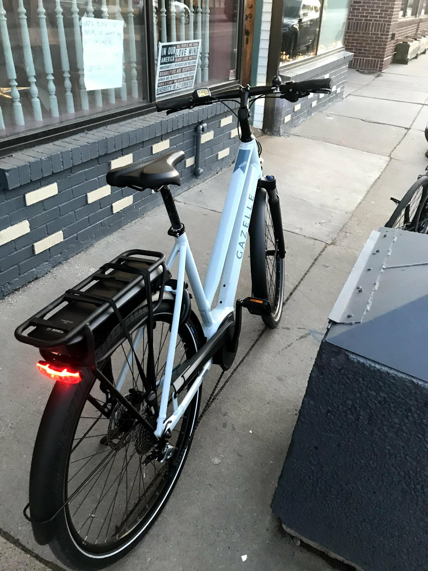 2021 Gazelle Medeo T9 Blue