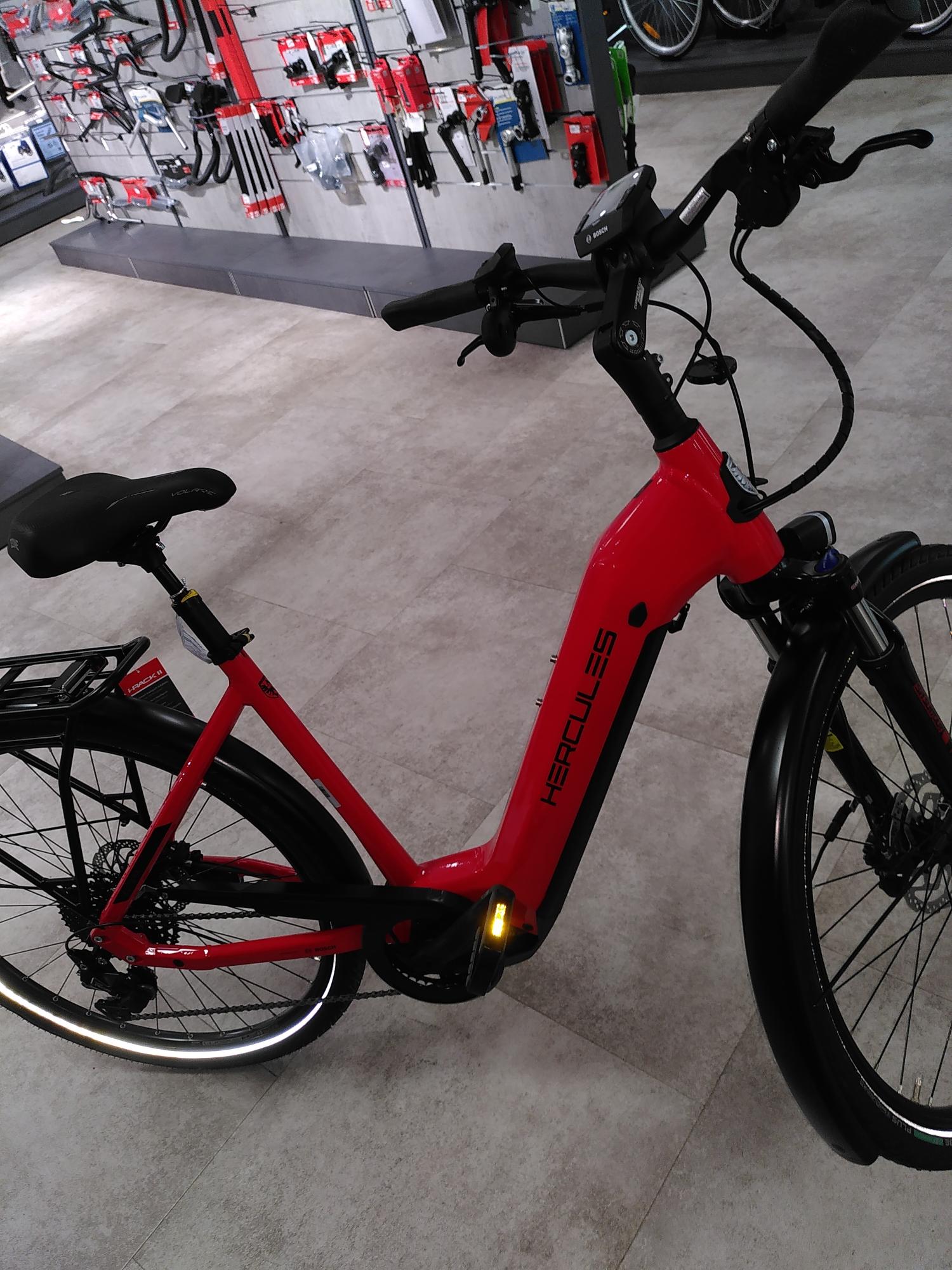 HERCULES // Fahrräder & E-Bikes Futura Sport I-10 Red
