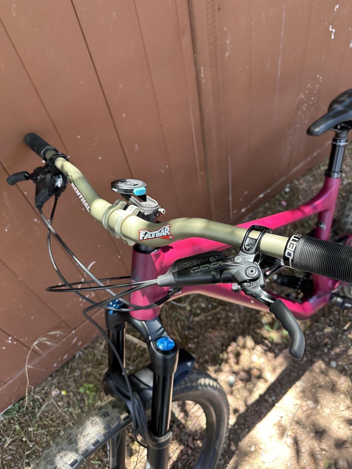 2023 Specialized Status 140 Red and Red