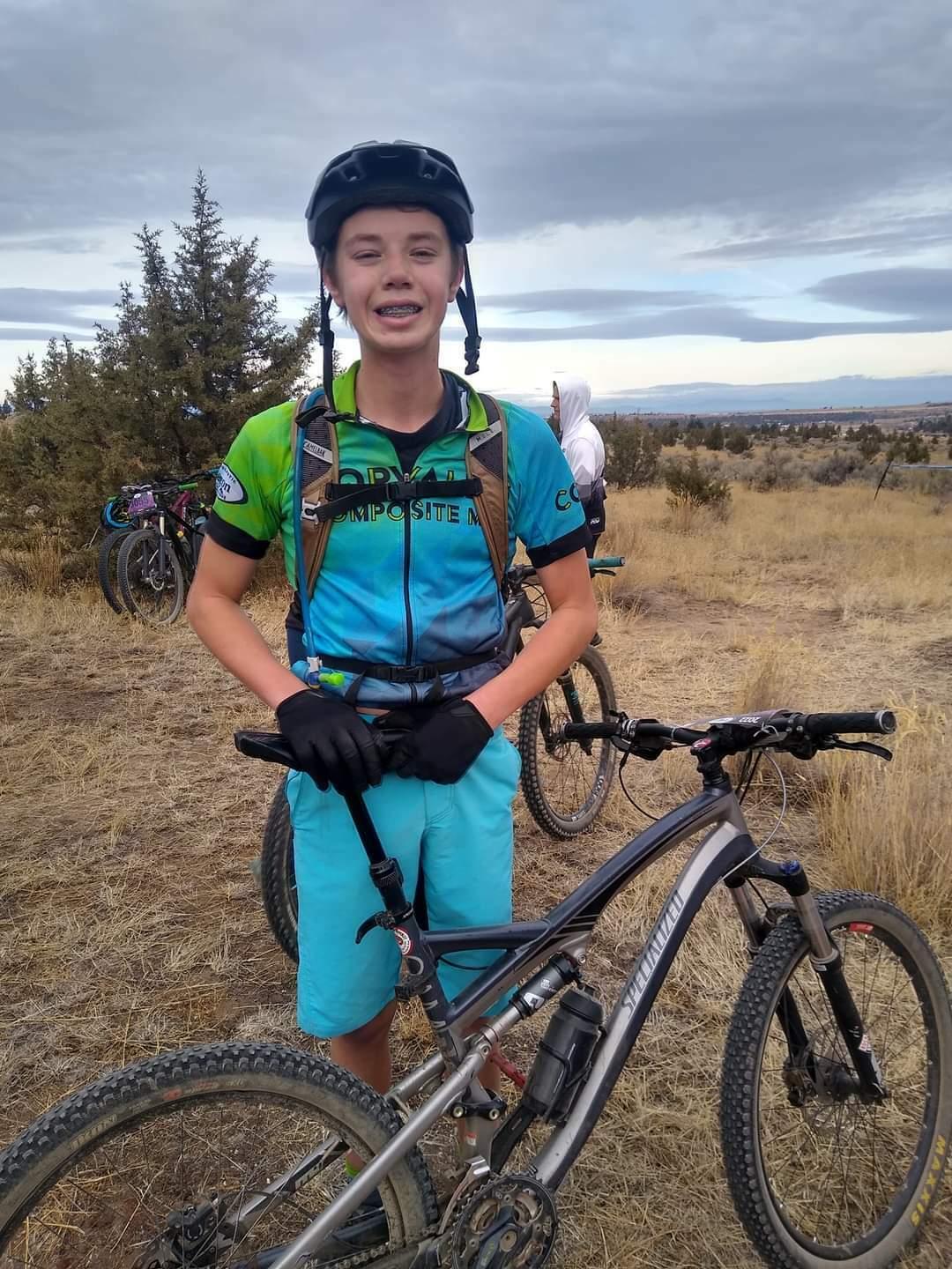 Specialized Camber Comp 26 Silver, gray or bare metal