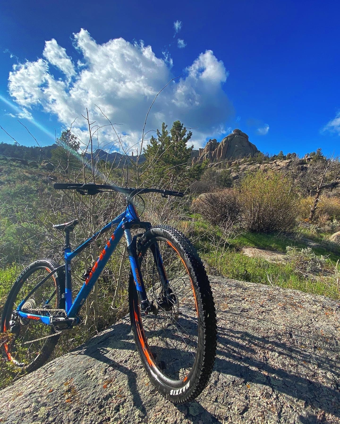 2019 Giant Fathom Blue and Orange