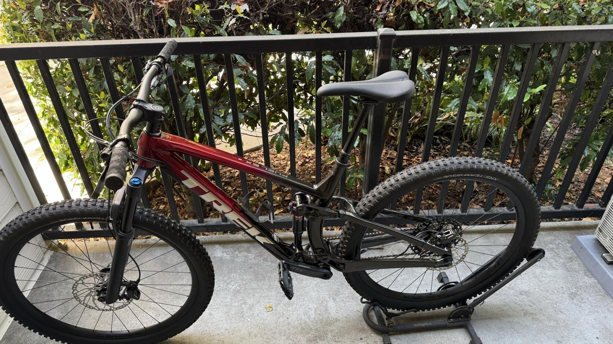 2022 Trek Fuel EX 8 GEN 5 Red and Black