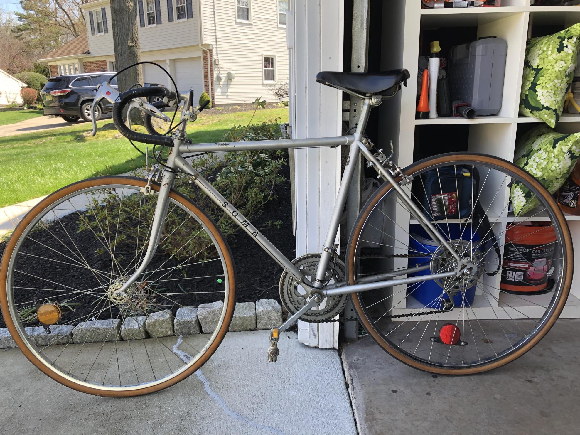 Soma Silver, gray or bare metal