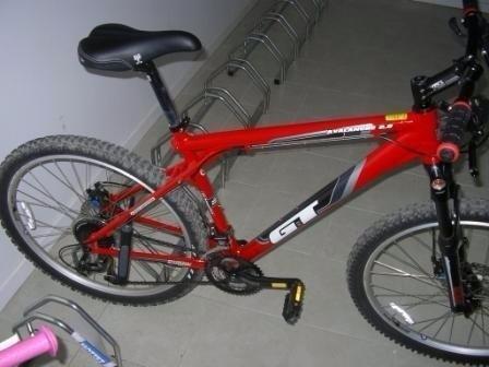 2005 GT Bicycles Avalanche 2.0  Red