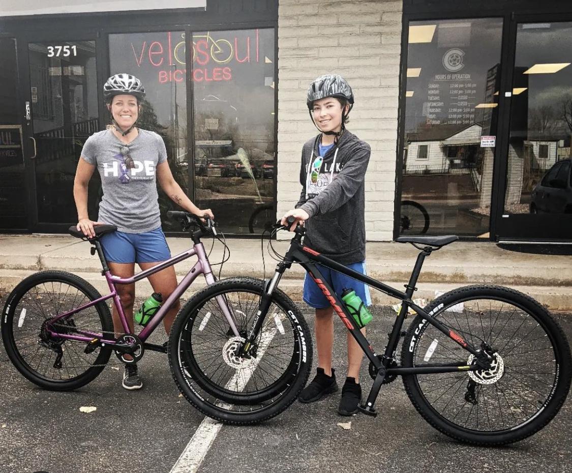 2021 Jamis Durango A2 Black